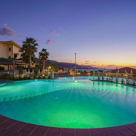 Hotel Scoglio Del Leone Zambrone Kültér fotó