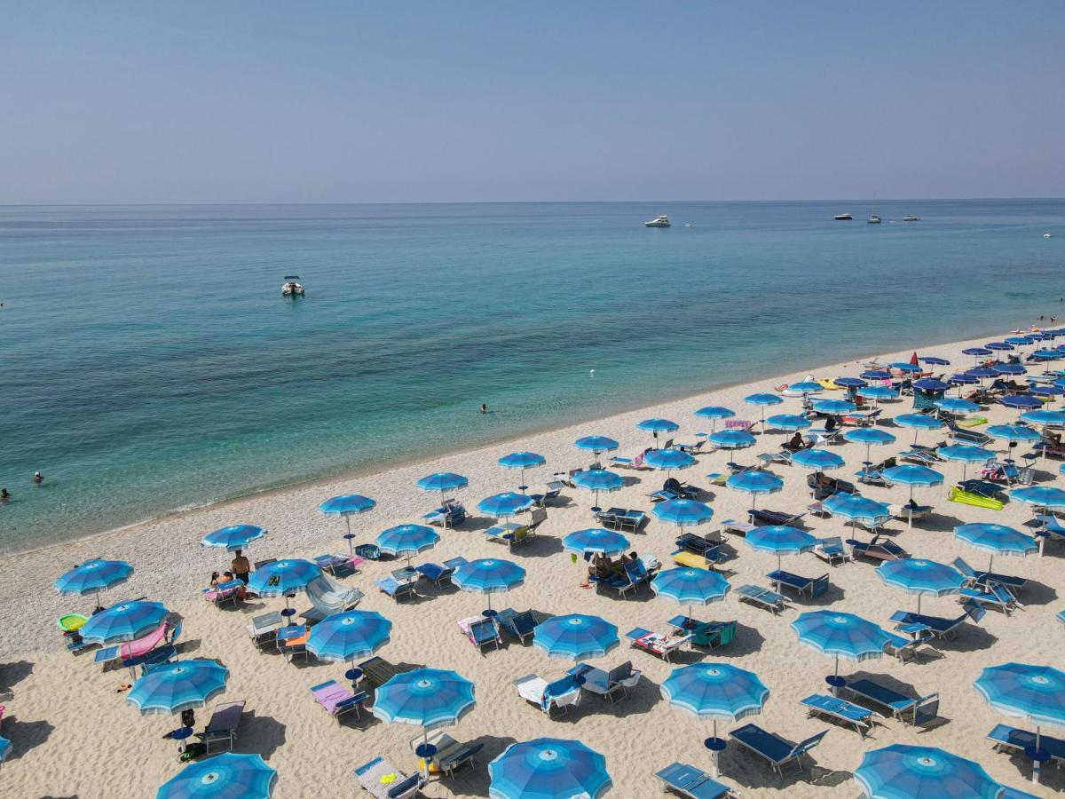 Hotel Scoglio Del Leone Zambrone Kültér fotó
