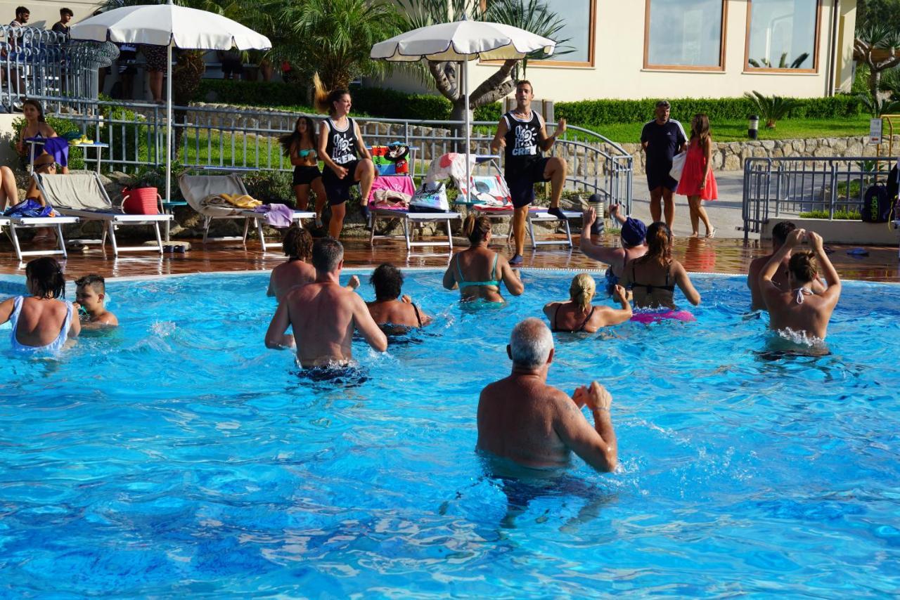 Hotel Scoglio Del Leone Zambrone Kültér fotó