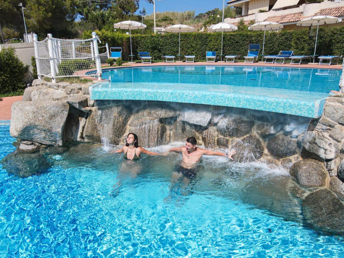 Hotel Scoglio Del Leone Zambrone Kültér fotó