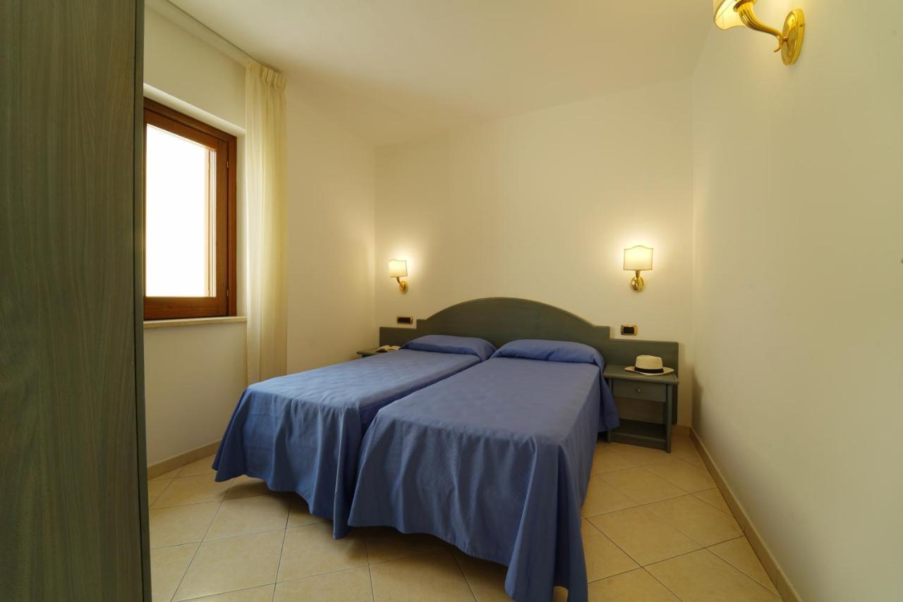 Hotel Scoglio Del Leone Zambrone Kültér fotó
