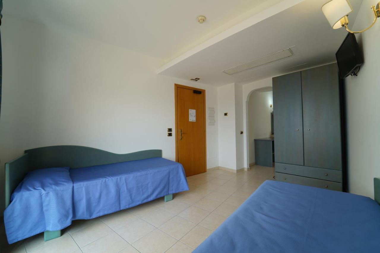 Hotel Scoglio Del Leone Zambrone Kültér fotó