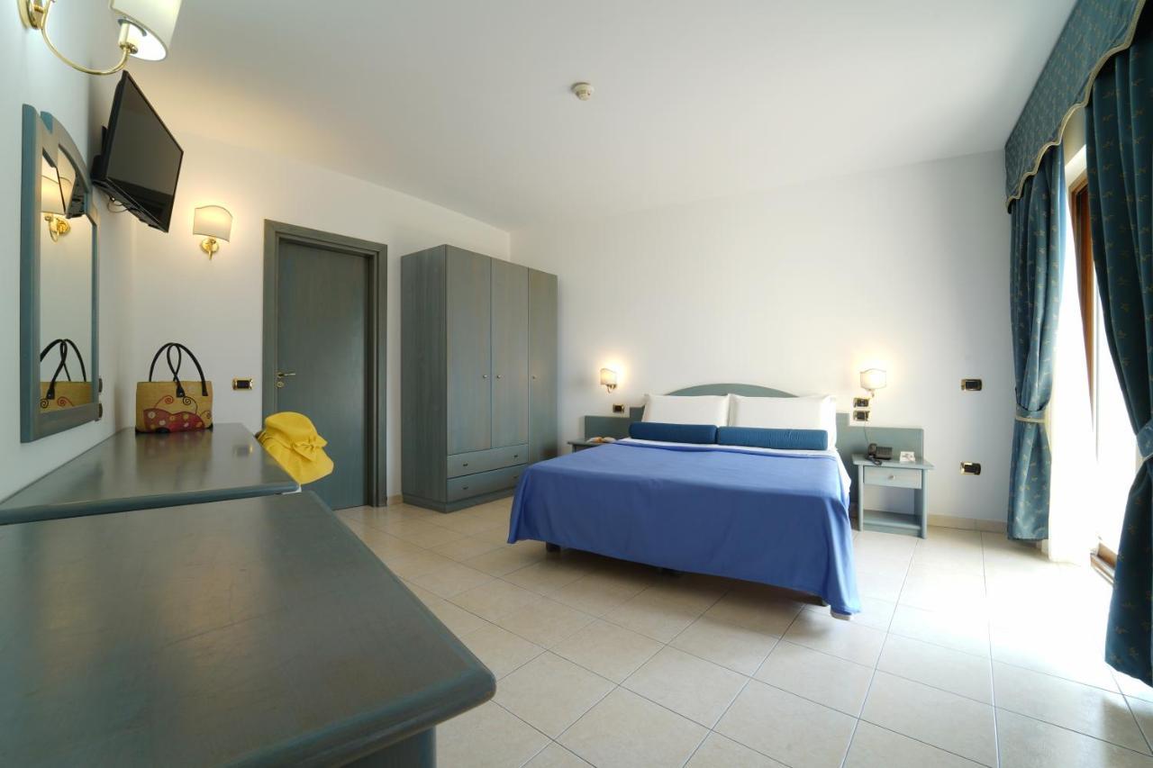 Hotel Scoglio Del Leone Zambrone Kültér fotó