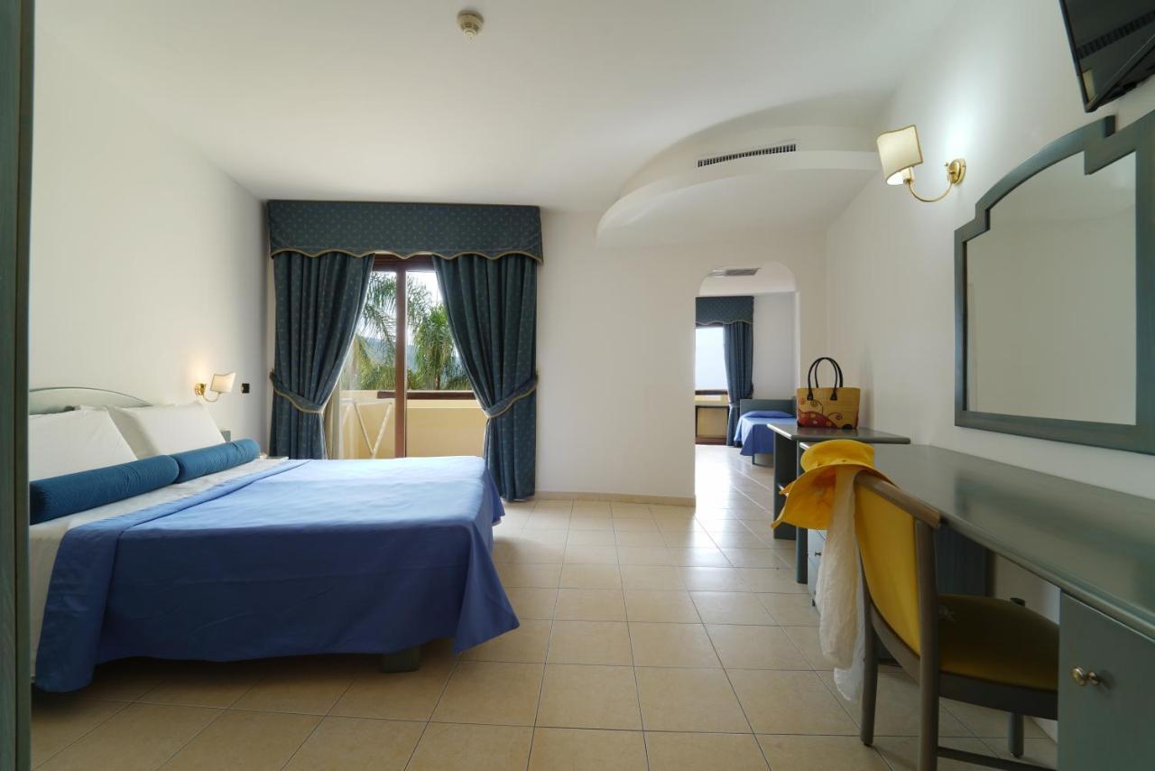 Hotel Scoglio Del Leone Zambrone Kültér fotó