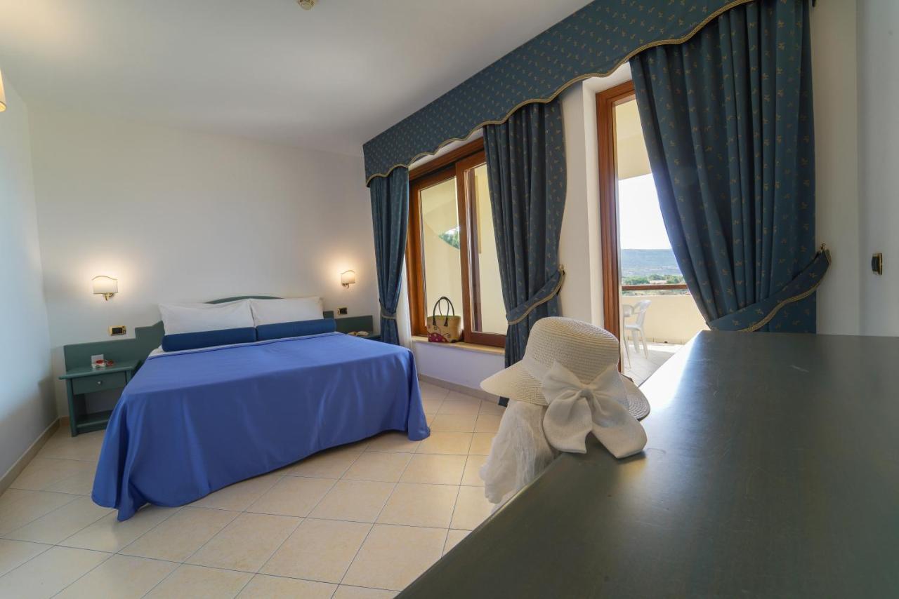 Hotel Scoglio Del Leone Zambrone Kültér fotó