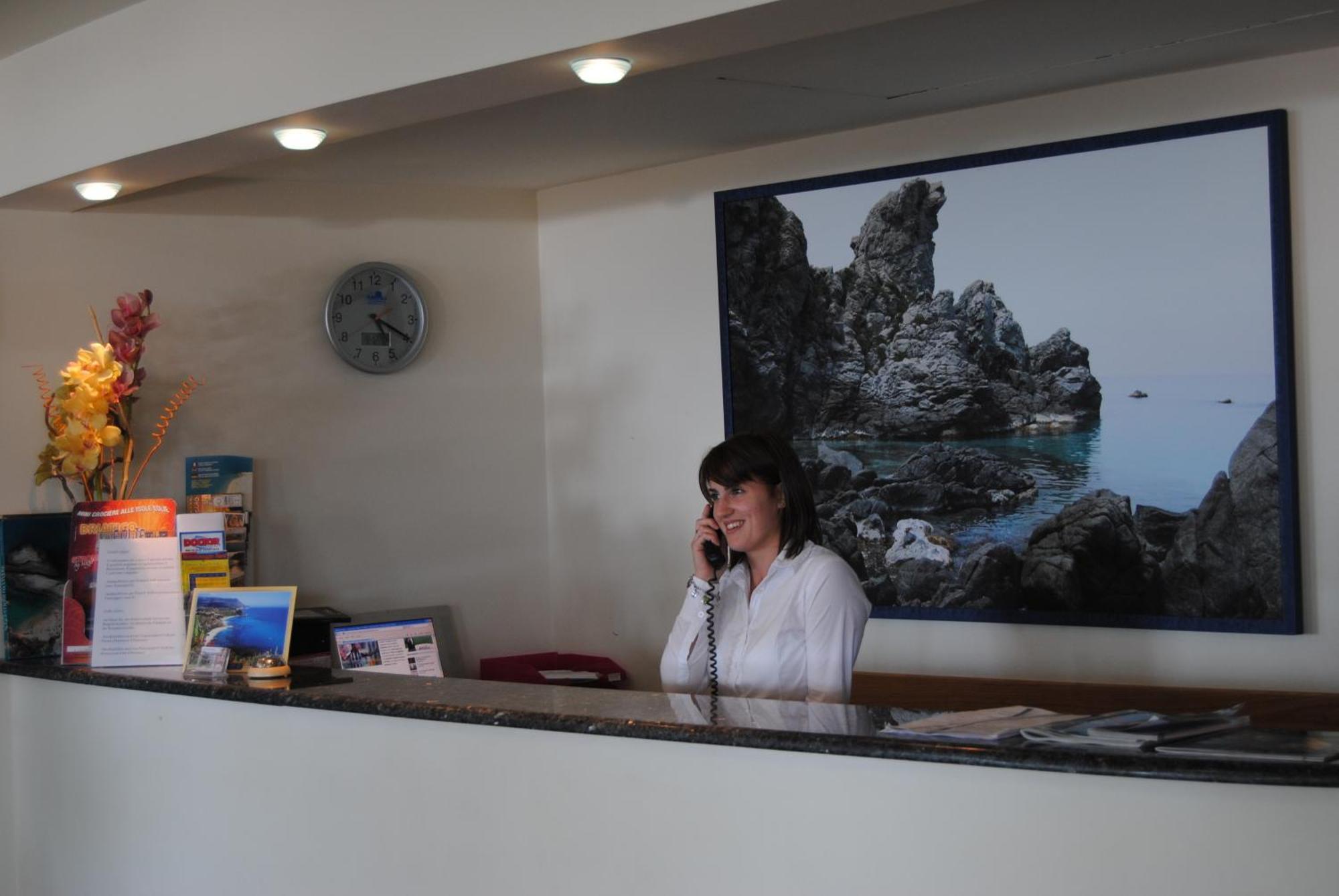 Hotel Scoglio Del Leone Zambrone Kültér fotó