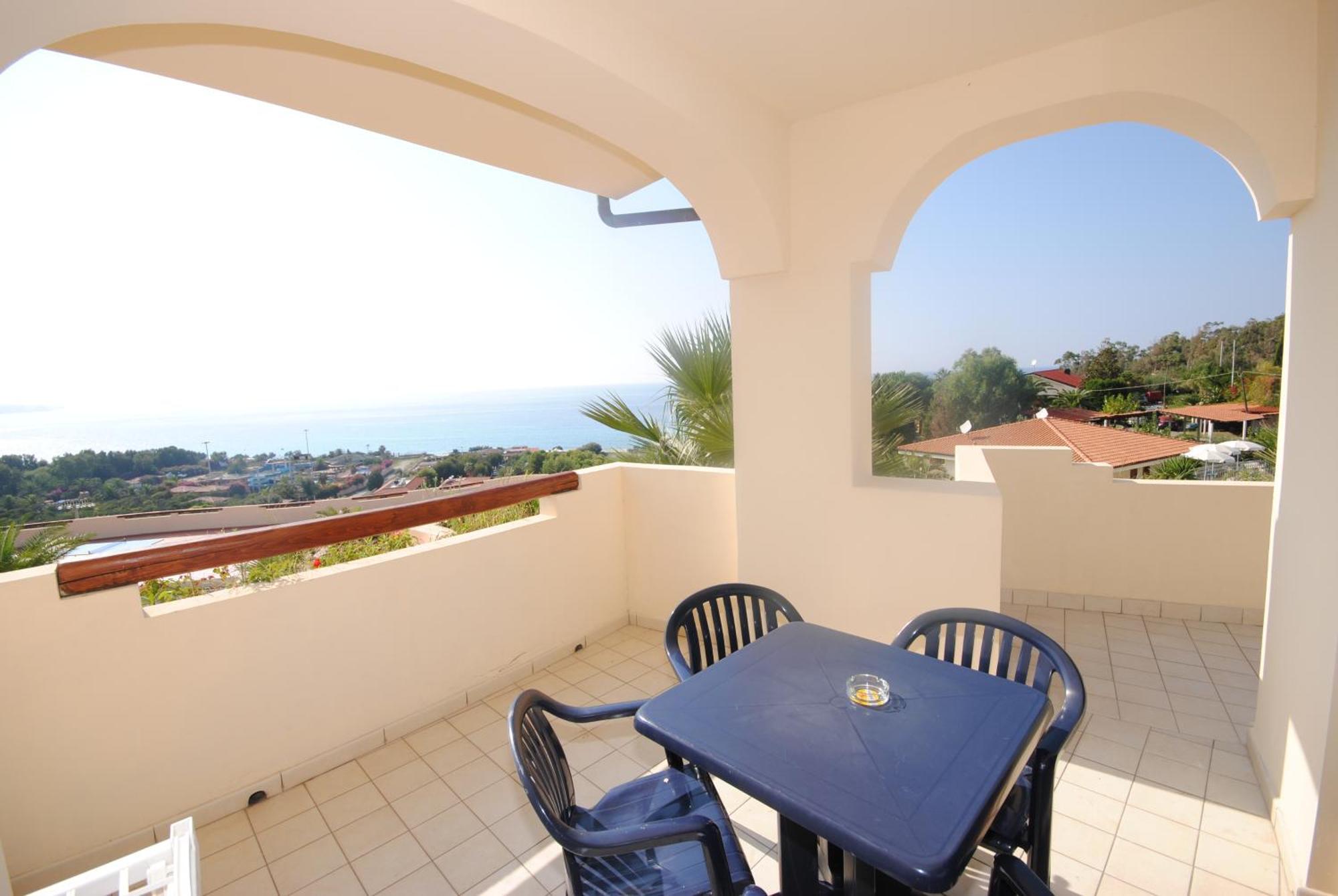 Hotel Scoglio Del Leone Zambrone Kültér fotó