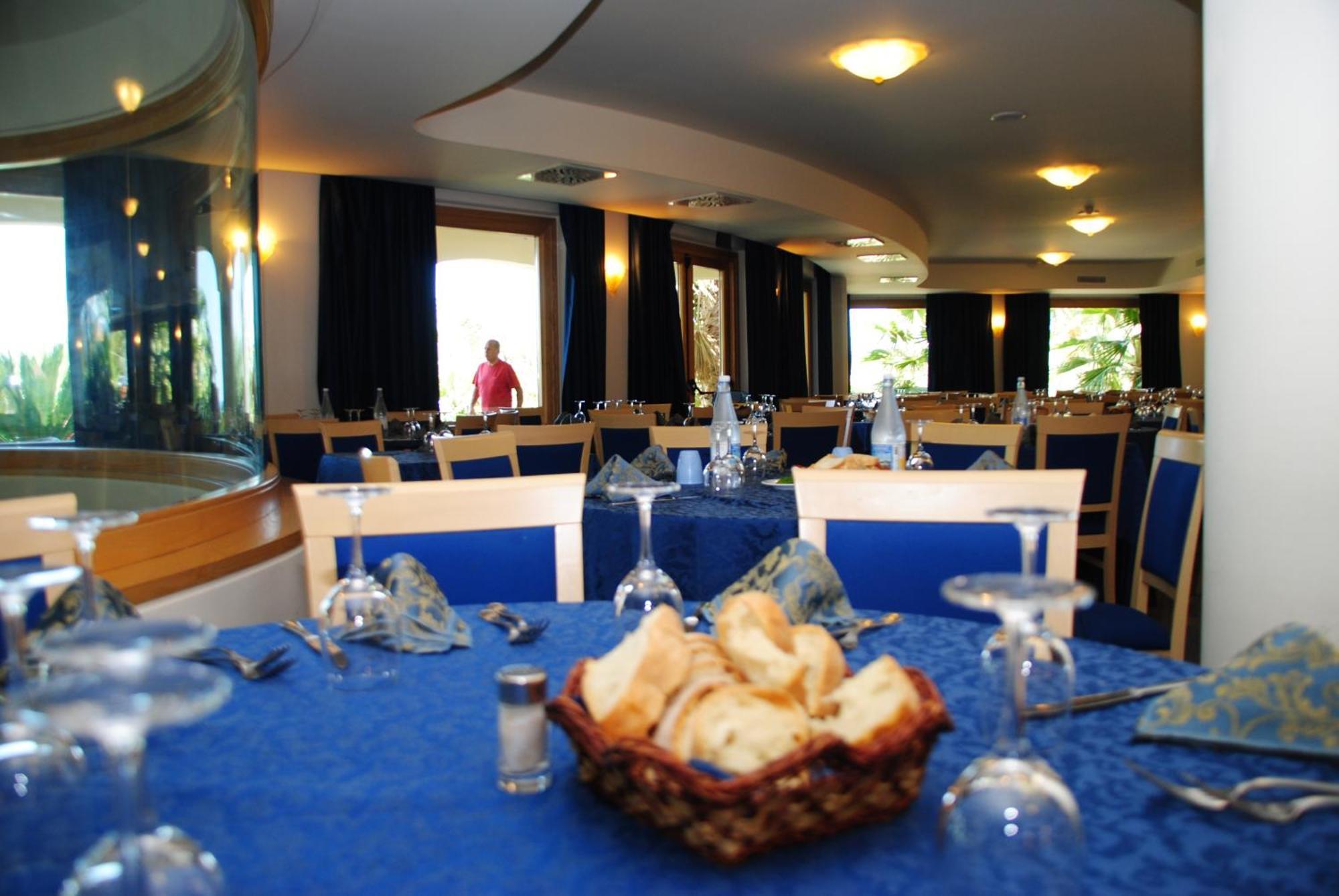 Hotel Scoglio Del Leone Zambrone Kültér fotó