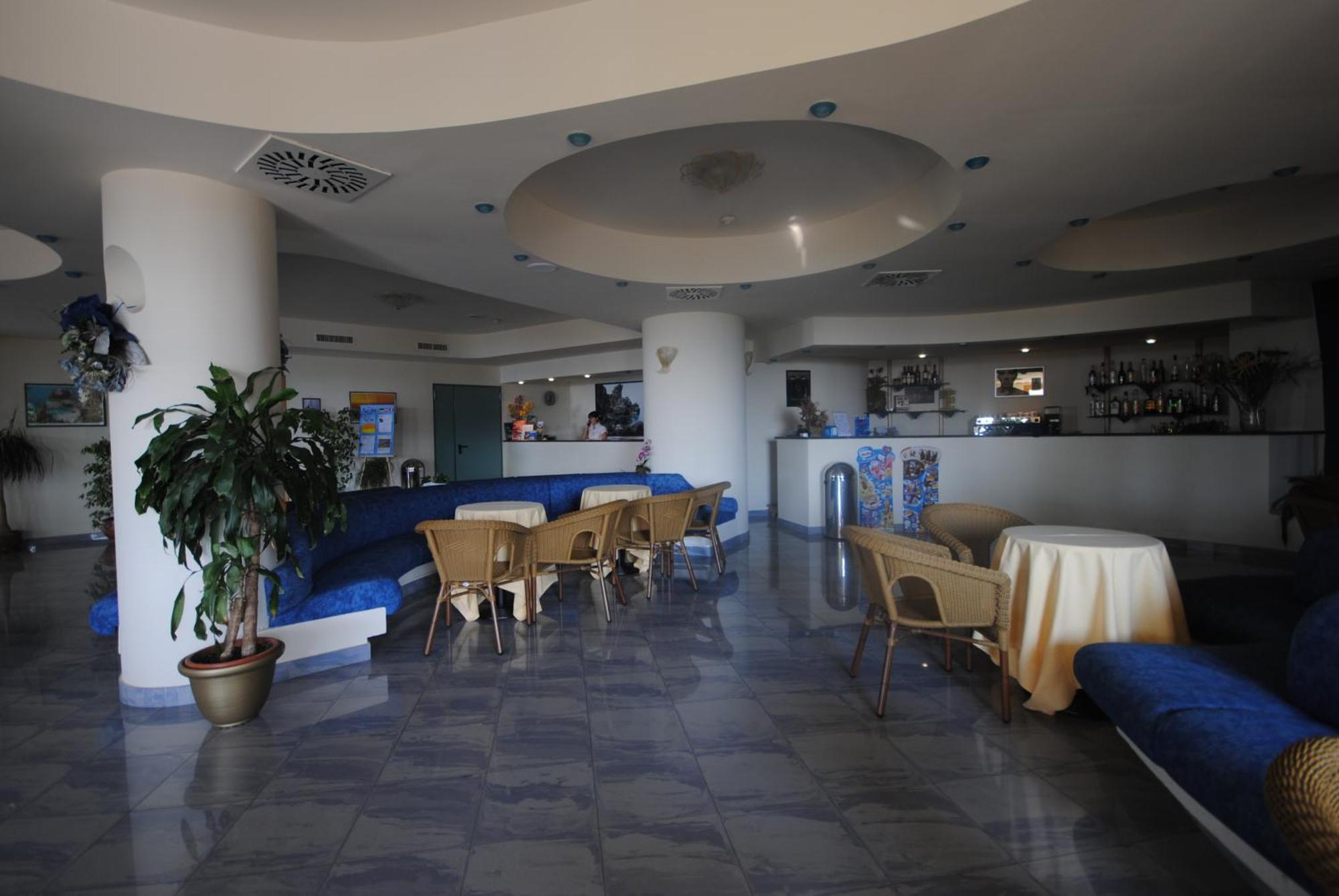 Hotel Scoglio Del Leone Zambrone Kültér fotó