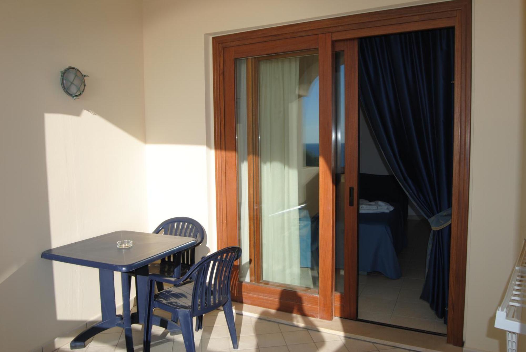 Hotel Scoglio Del Leone Zambrone Kültér fotó