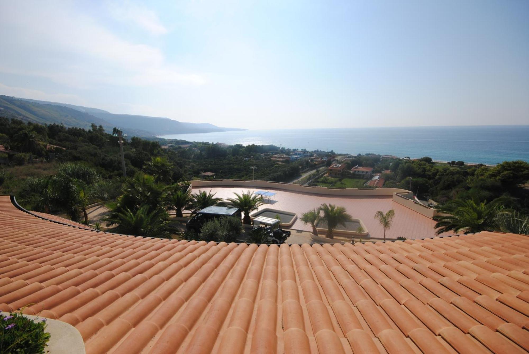 Hotel Scoglio Del Leone Zambrone Kültér fotó