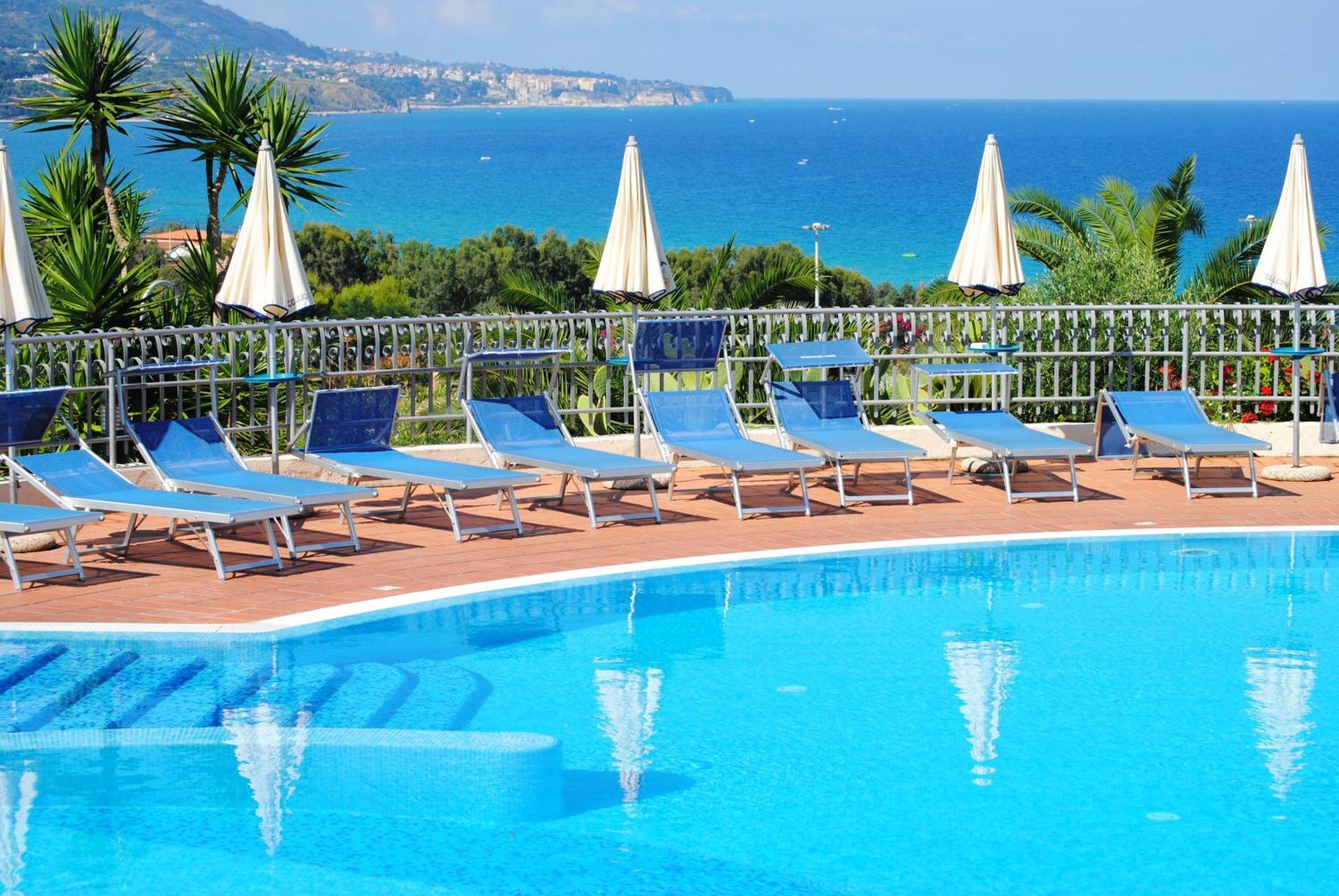Hotel Scoglio Del Leone Zambrone Kültér fotó