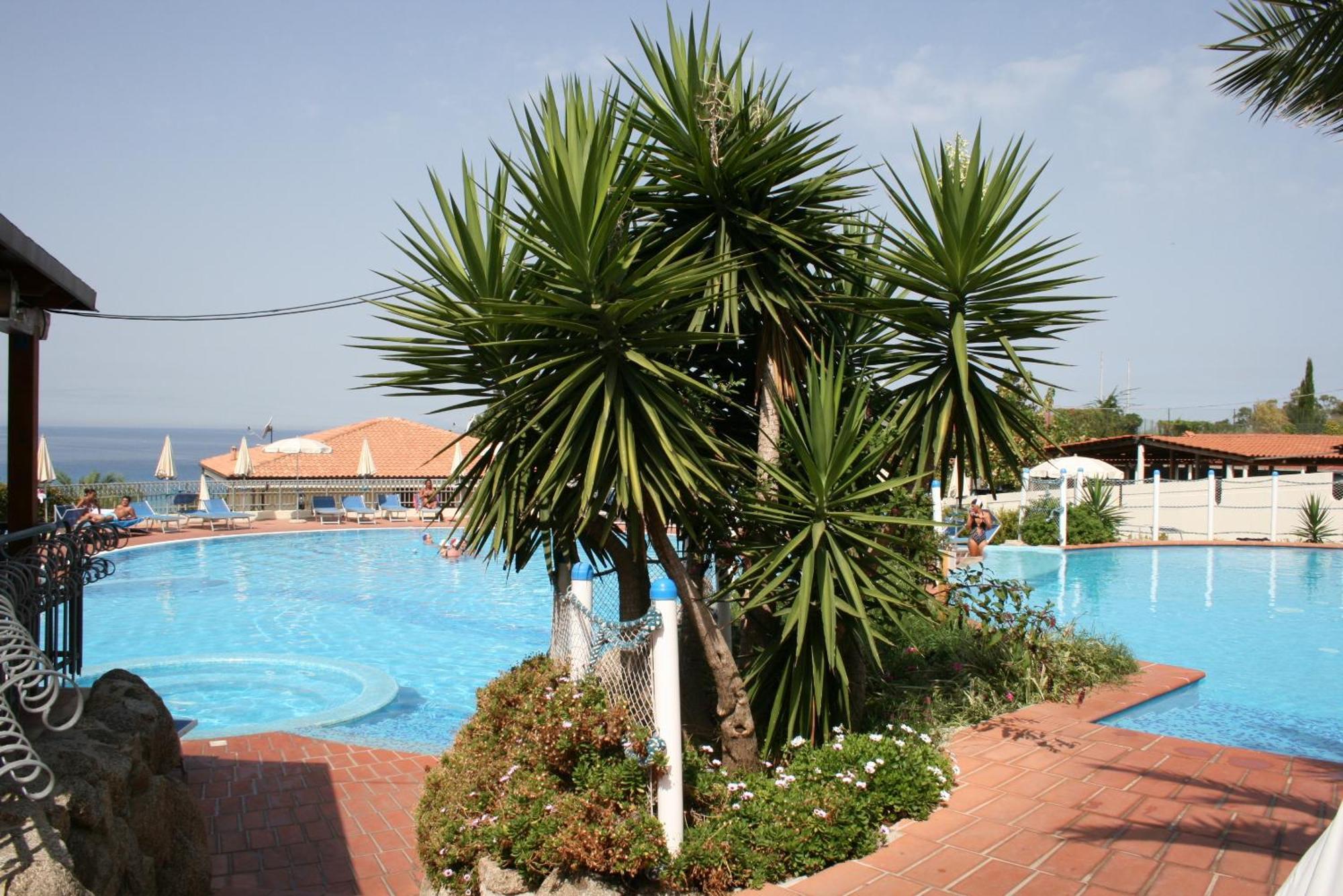 Hotel Scoglio Del Leone Zambrone Kültér fotó